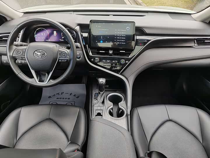 Фото 7 - Toyota Camry