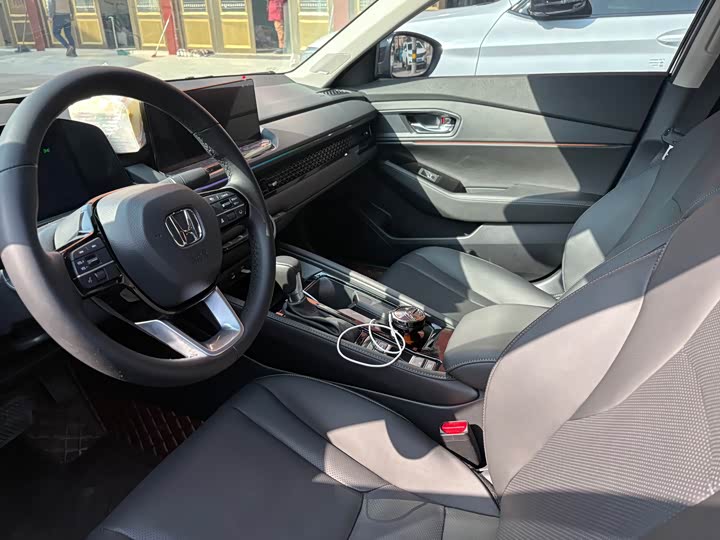 Фото 3 - Honda Accord