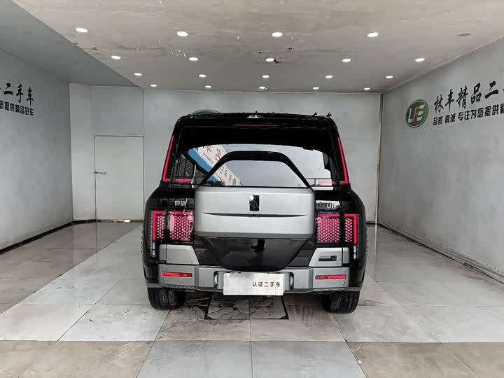 Фото 6 - BYD Yangwang U8