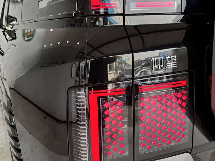 Фото 9 - BYD Yangwang U8