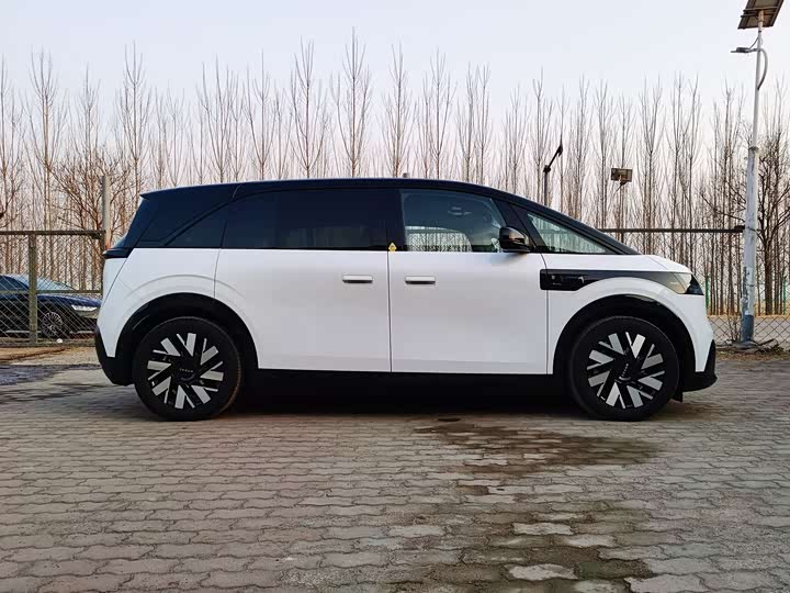 Фото 5 - Zeekr Mix