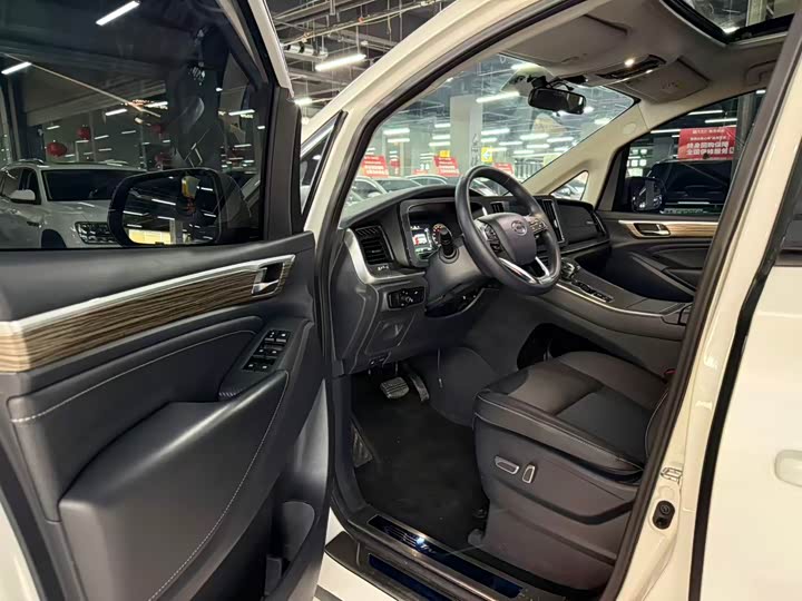 Фото 4 - GAC Trumpchi M8