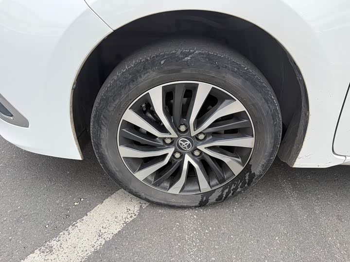 Фото 4 - Toyota Corolla Hybrid