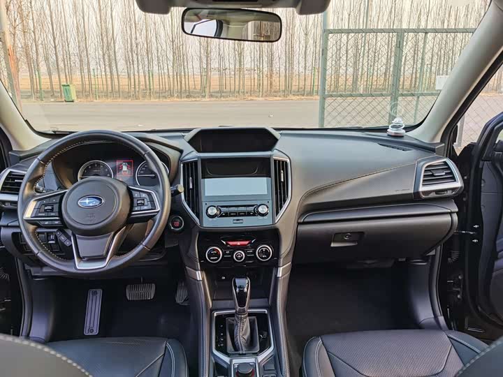 Фото 9 - Subaru Forester