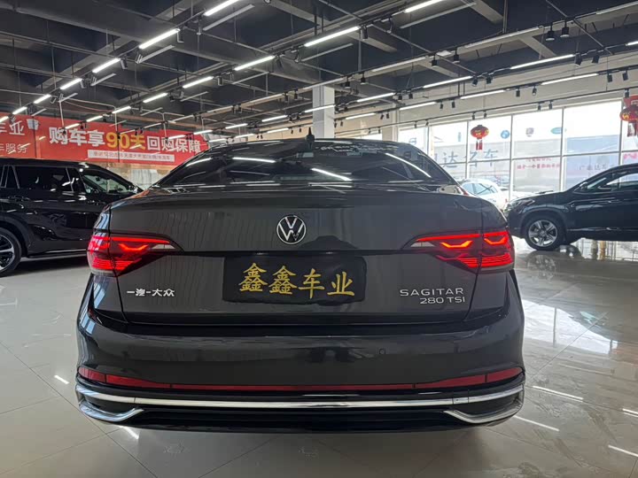 Фото 4 - Volkswagen Sagitar L