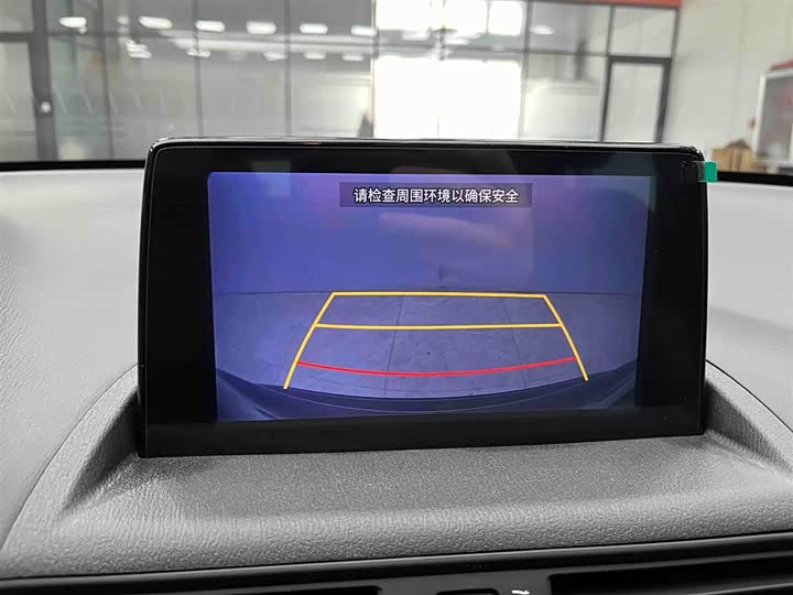 Photo 8 - Mazda CX-4