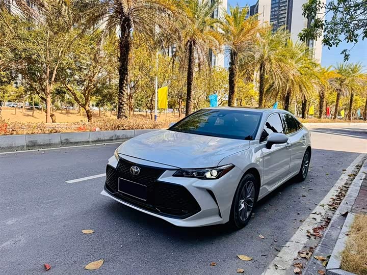 Фото 1 - Toyota Avalon