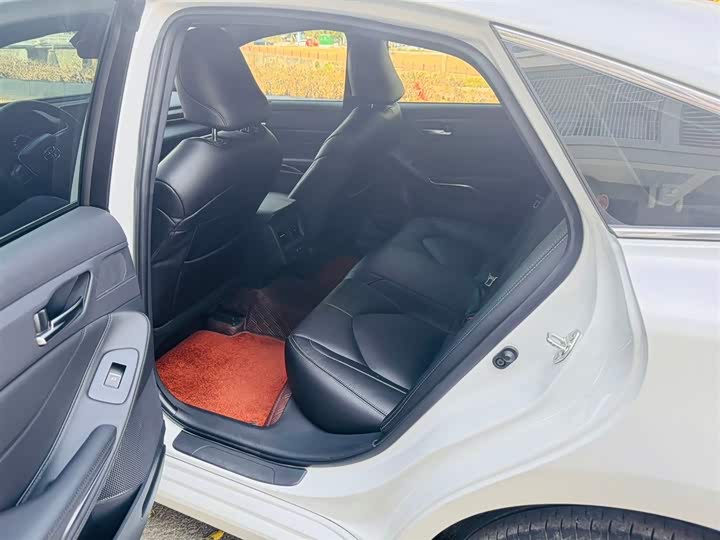 Фото 3 - Toyota Avalon