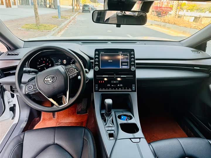 Фото 4 - Toyota Avalon