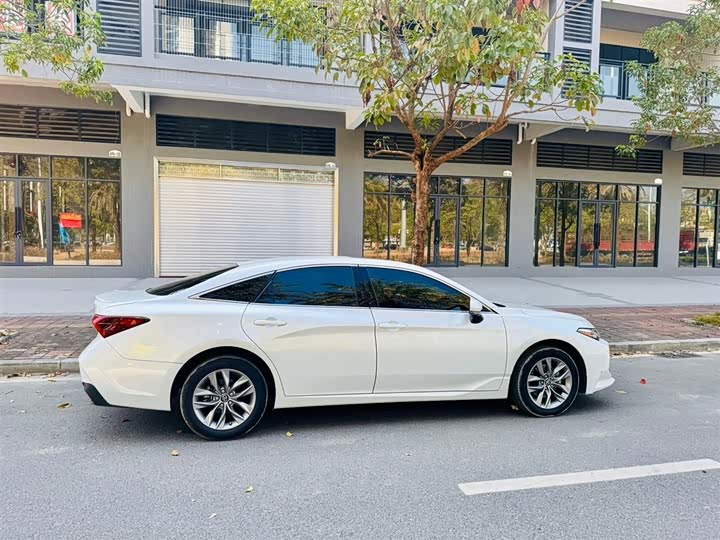 Фото 7 - Toyota Avalon