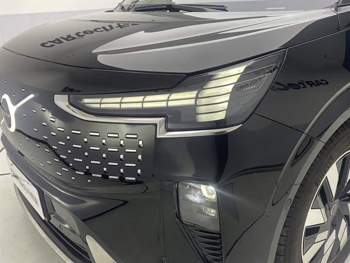 Фото 9 - Volvo EM90