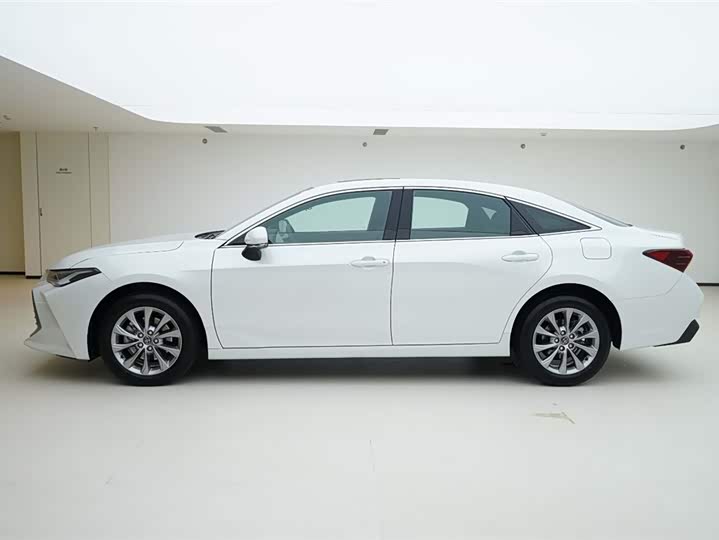 Фото 3 - Toyota Avalon