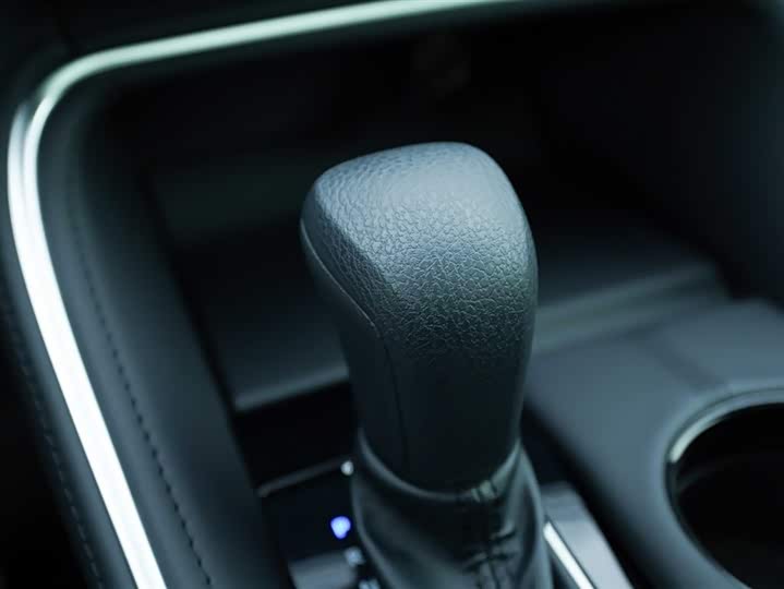 Фото 9 - Toyota Avalon