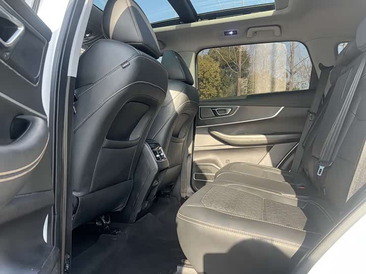 Фото 9 - Chery Tiggo 8