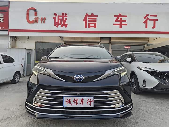 Фото 2 - Toyota Sienna