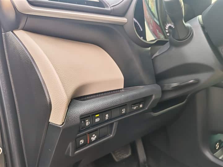 Фото 7 - Toyota Sienna