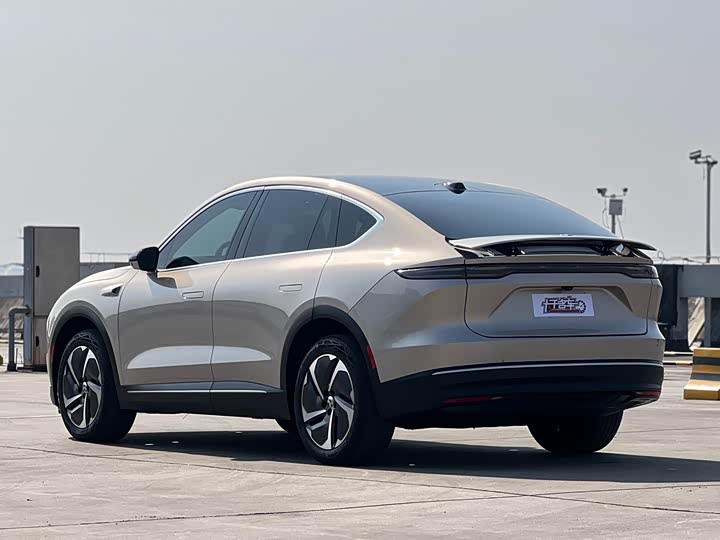 Фото 3 - Nio EC7