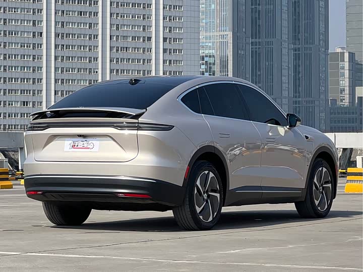 Фото 4 - Nio EC7