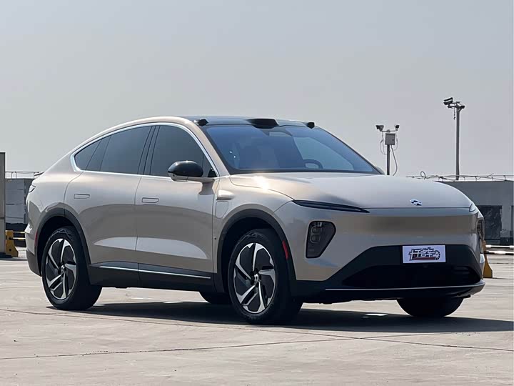 Фото 6 - Nio EC7