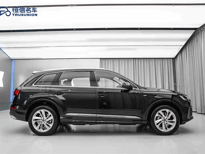 Фото 4 - Audi Q7