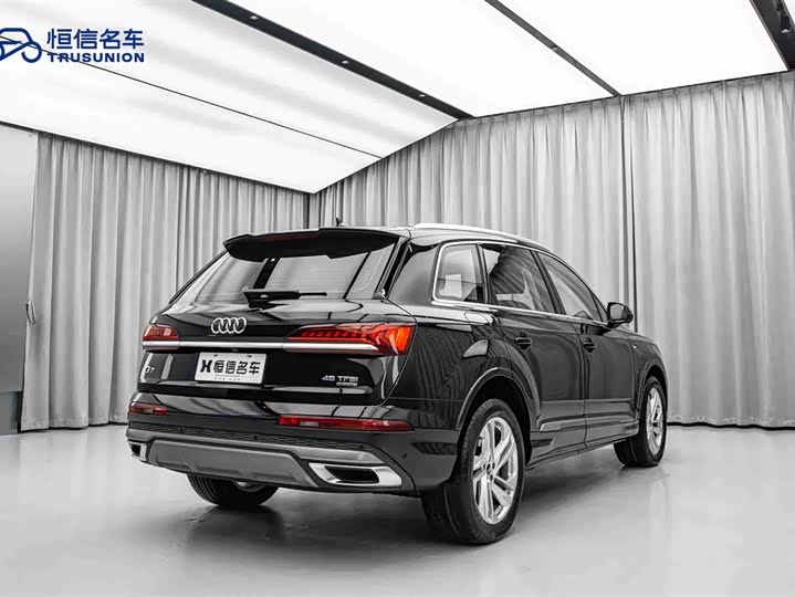 Фото 5 - Audi Q7