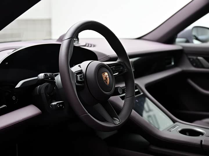 Фото 9 - Porsche Taycan