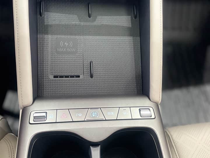 Фото 8 - BYD Yuan Up