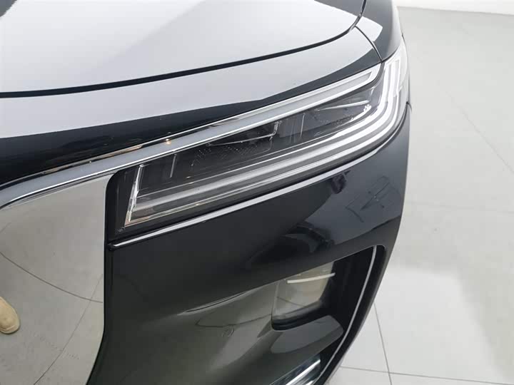 Фото 7 - Hongqi H9