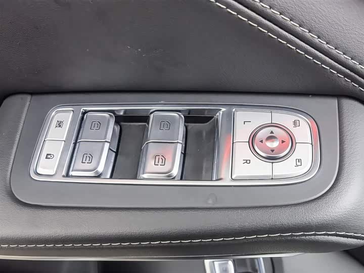 Фото 9 - Hongqi H9