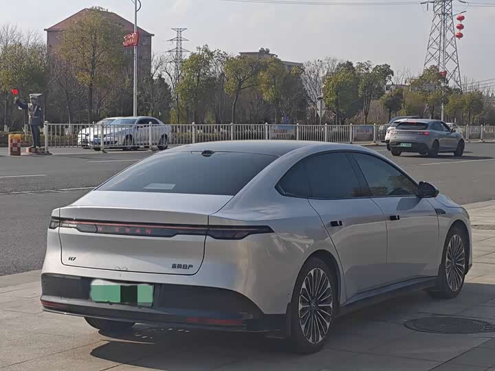 Фото 7 - Nissan N7