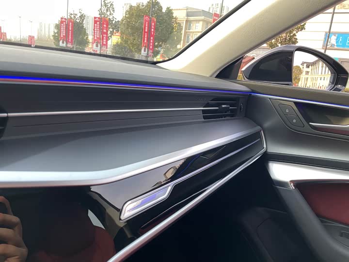 Фото 9 - Audi A7