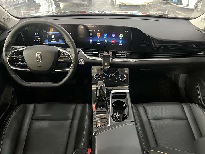 Фото 6 - Bestune B70