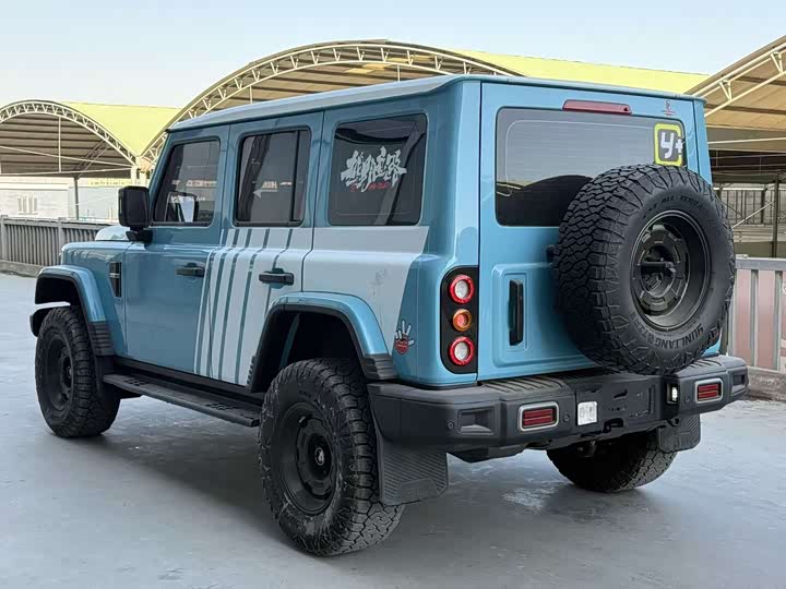 Photo 4 - BAW 212 T01