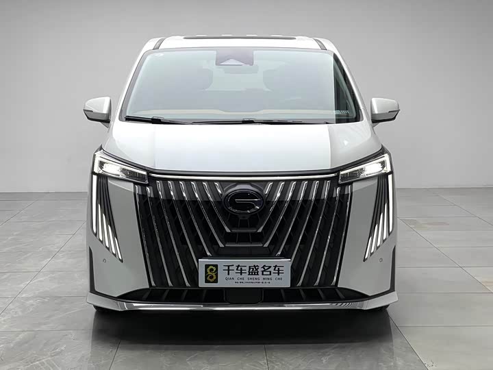 Фото 2 - GAC Trumpchi M8