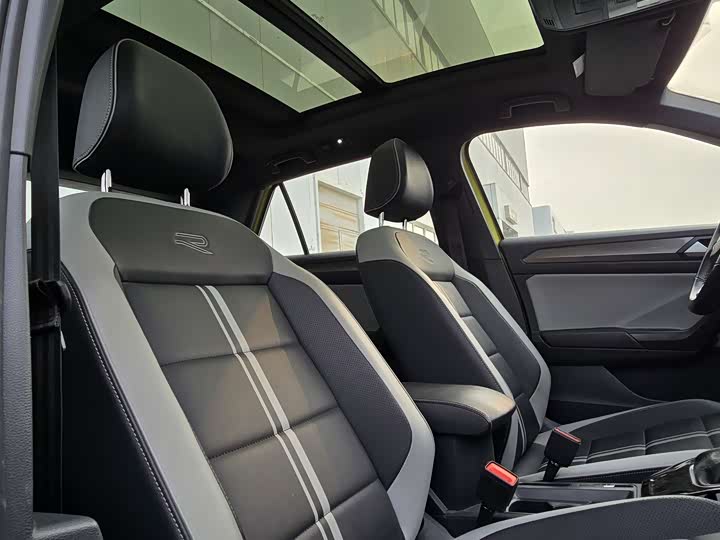 Фото 7 - Volkswagen T-Roc