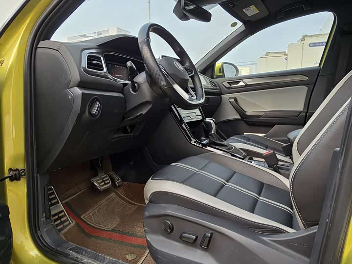 Фото 9 - Volkswagen T-Roc