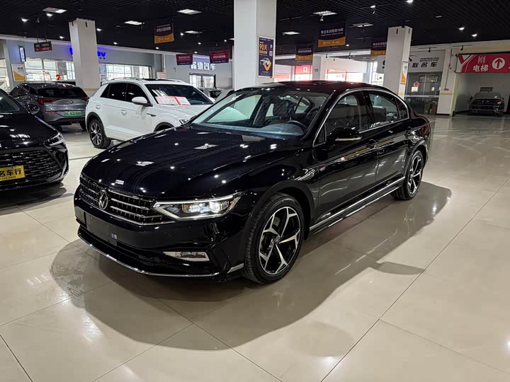 Фото 1 - Volkswagen Magotan