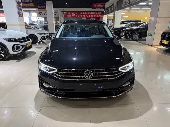 Фото 2 - Volkswagen Magotan