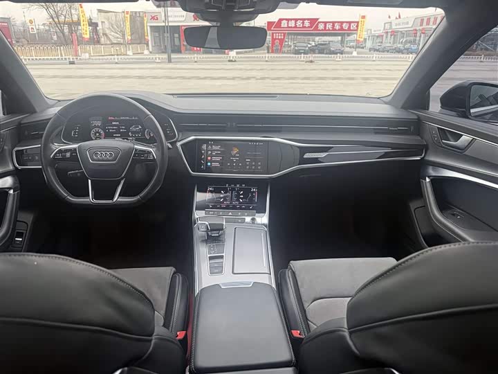 Фото 4 - Audi A6L