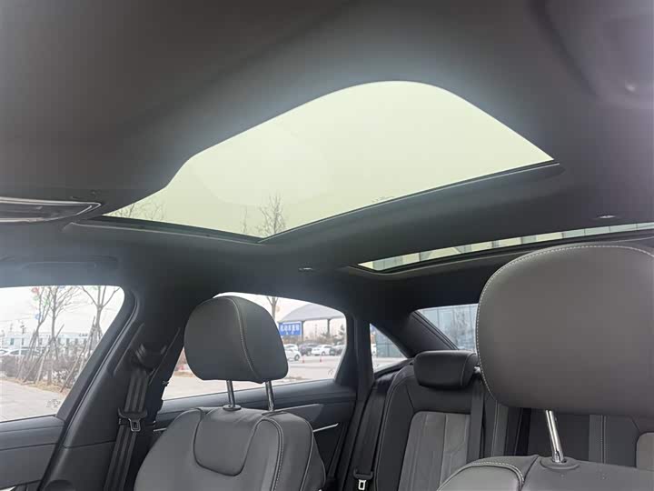 Фото 6 - Audi A6L