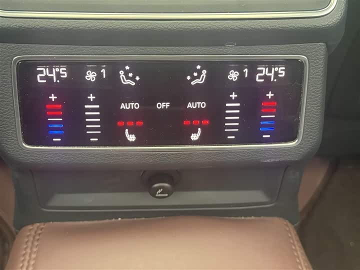 Фото 8 - Audi A6L