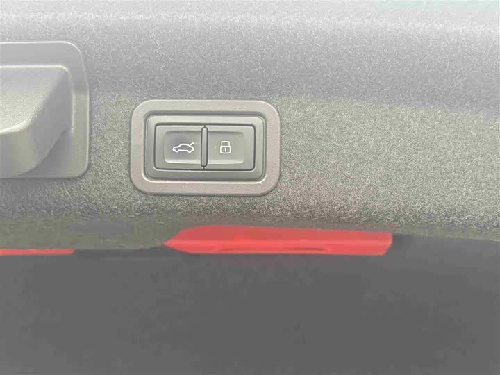 Фото 9 - Audi A6L