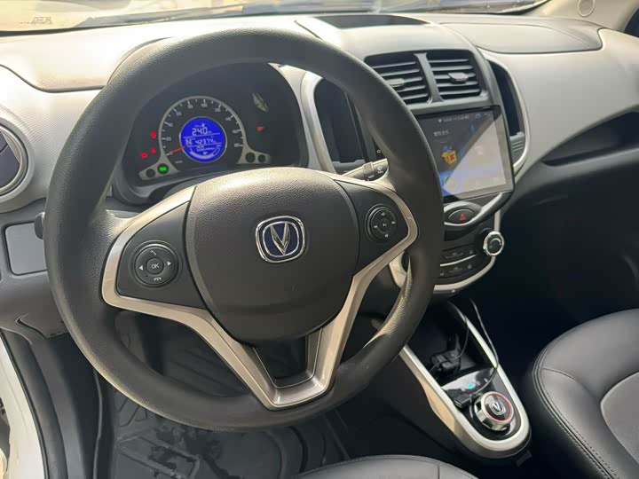 Фото 7 - Changan BenBen EV