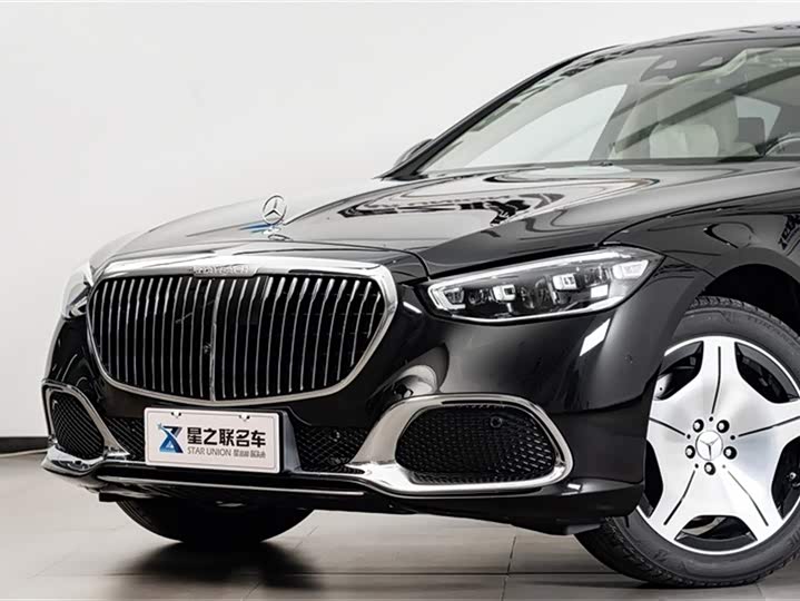 Photo 3 - Mercedes-Benz Maybach S-Class