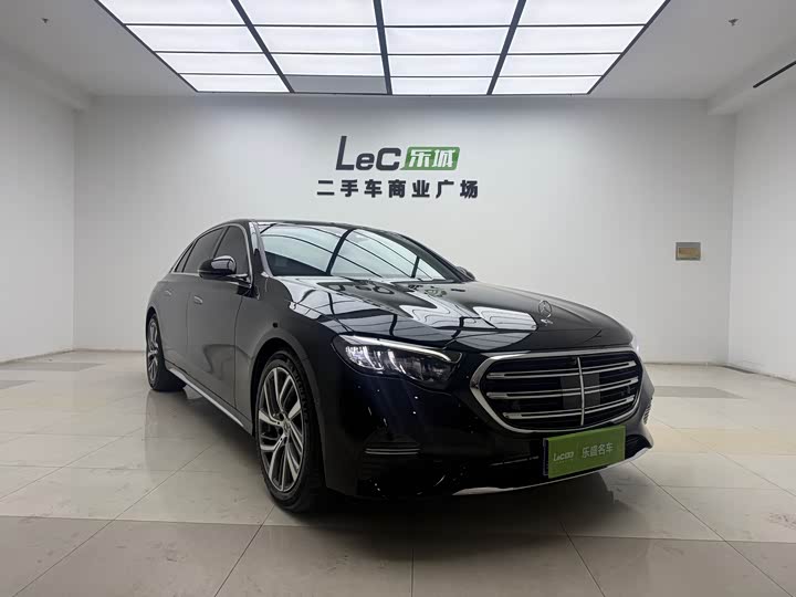 Photo 3 - Mercedes-Benz E-Class