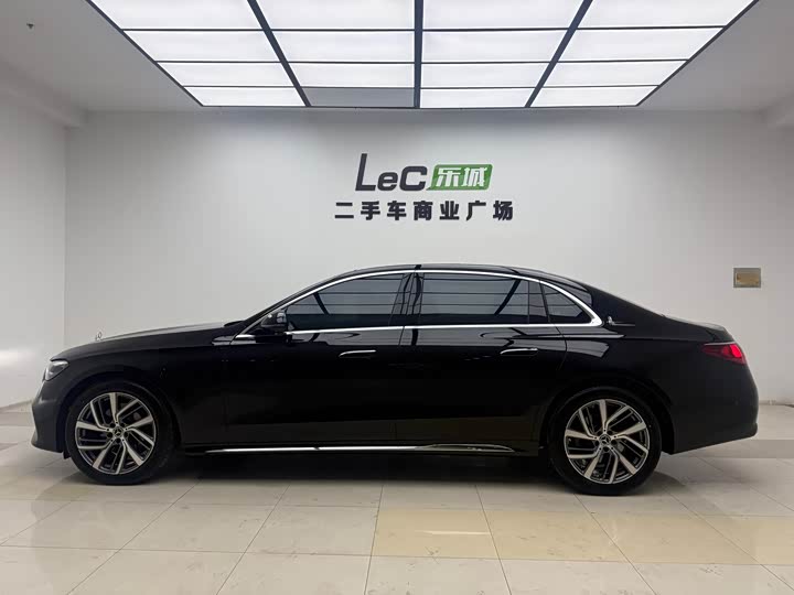 Photo 4 - Mercedes-Benz E-Class