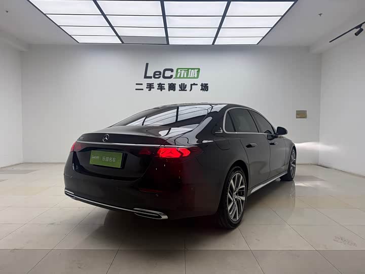 Photo 5 - Mercedes-Benz E-Class