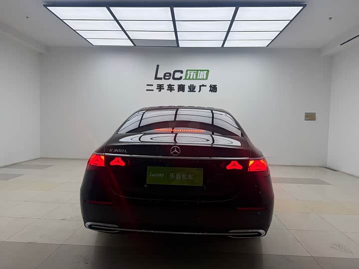 Photo 6 - Mercedes-Benz E-Class