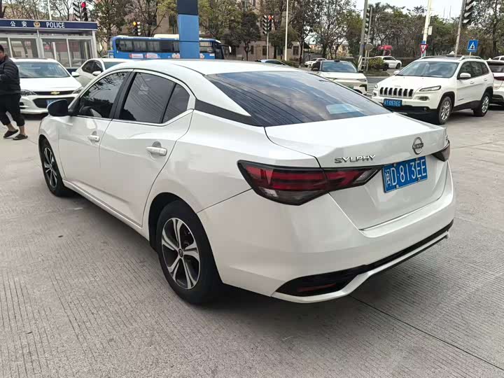 Фото 5 - Nissan Sylphy