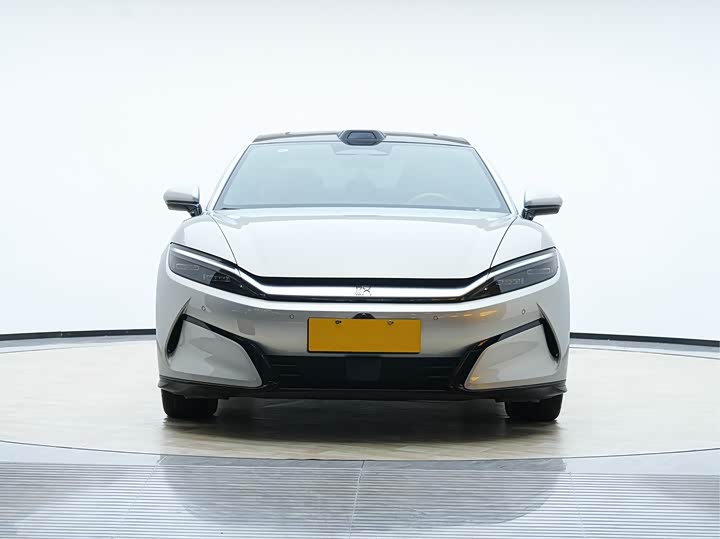 Фото 2 - BYD Han L